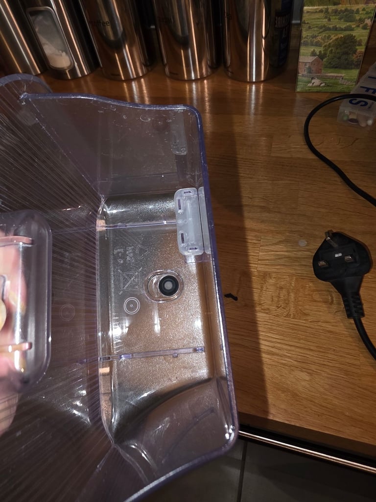 Bosch Tassimo Vivy 2 black Coffee Pod Machine. Auto Hot Drink Chocolate expresso Latte Barista maker