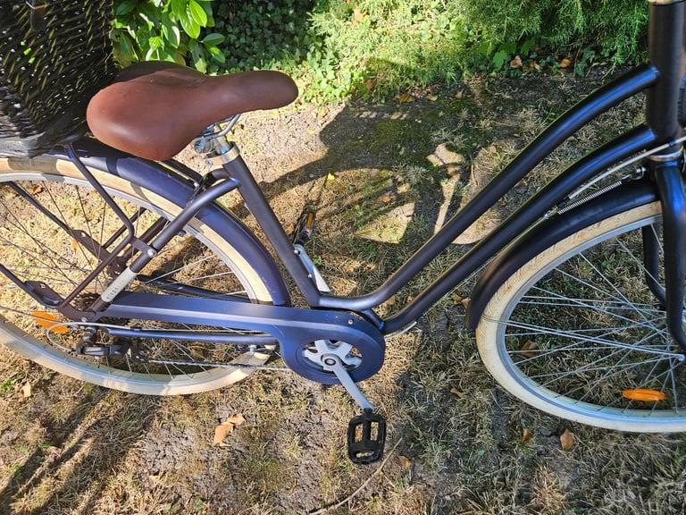 Btwin Elops Dutch style Bikes – men and ladies