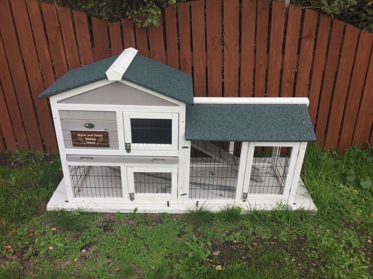 Indoor or Outdoor rabbit hutch