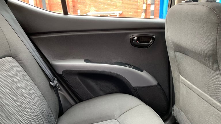 HYUNDAI i10 ACTIVE 5 DOOR HATCHBACK MANUAL ULEZ £20 ROAD TAX
