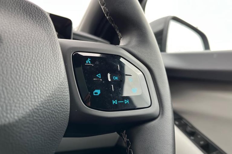 2024 Ford Explorer PREMIUM | Heads up Display | Panoramic Roof | Heated Seats/Wheel | Adaptive Es...