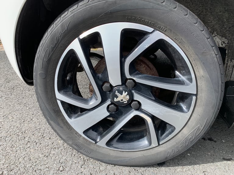 2015 Peugeot 108 1.2 VTi Feline 3dr HATCHBACK Petrol Manual