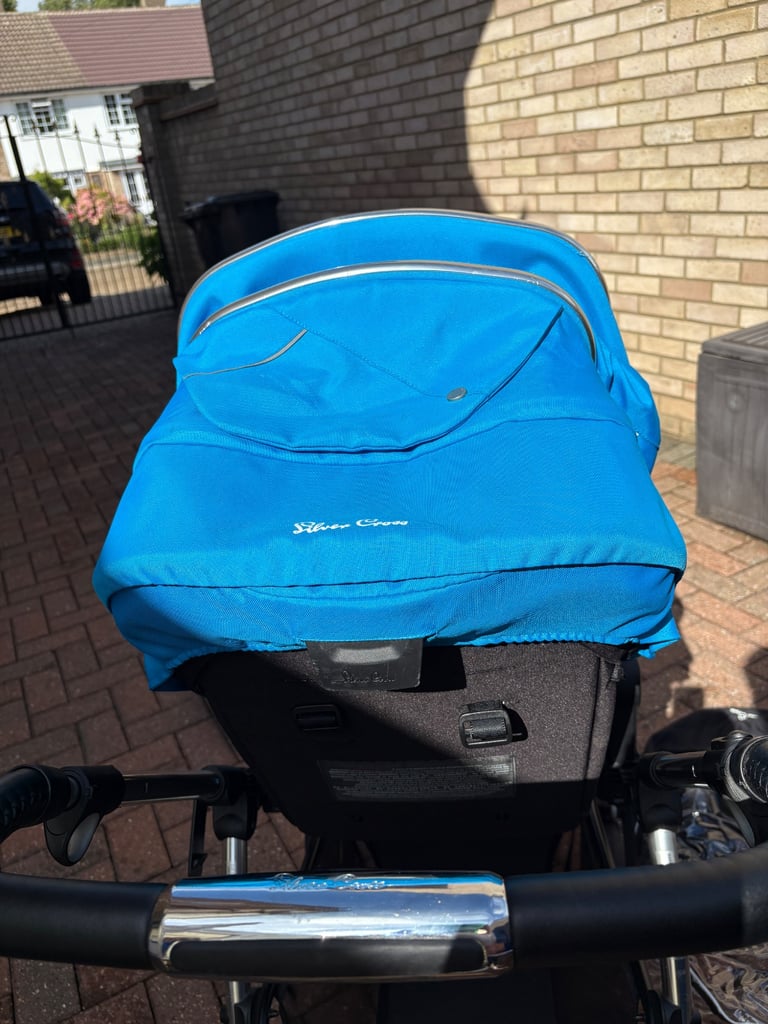 Silver Cross buggy, car seat and bassinet 