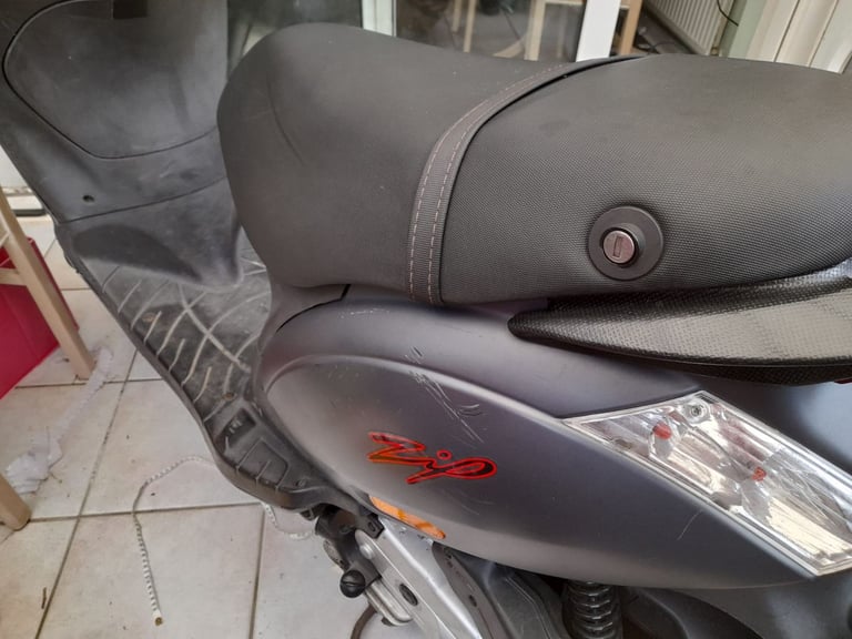 2018 Piaggio 2018 piaggio zip 50 49cc learner legal moped