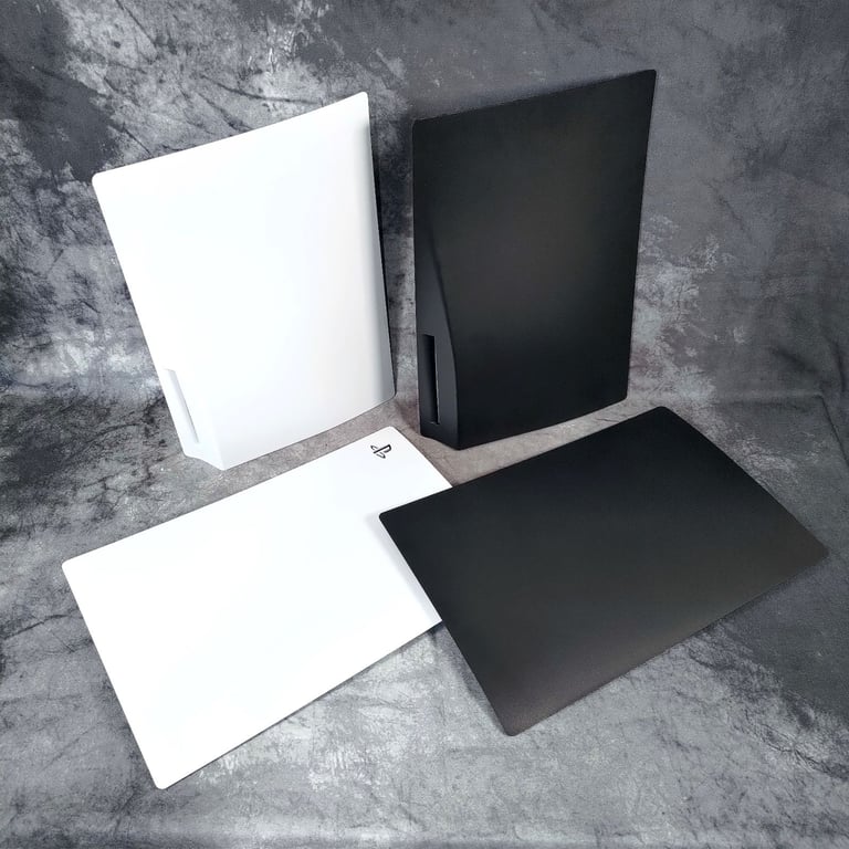 SONY PlayStation 5 - Disc Edition (CFI-1016A) 2 Controllers + Dbrand Darkplates + Damascus Holo Red