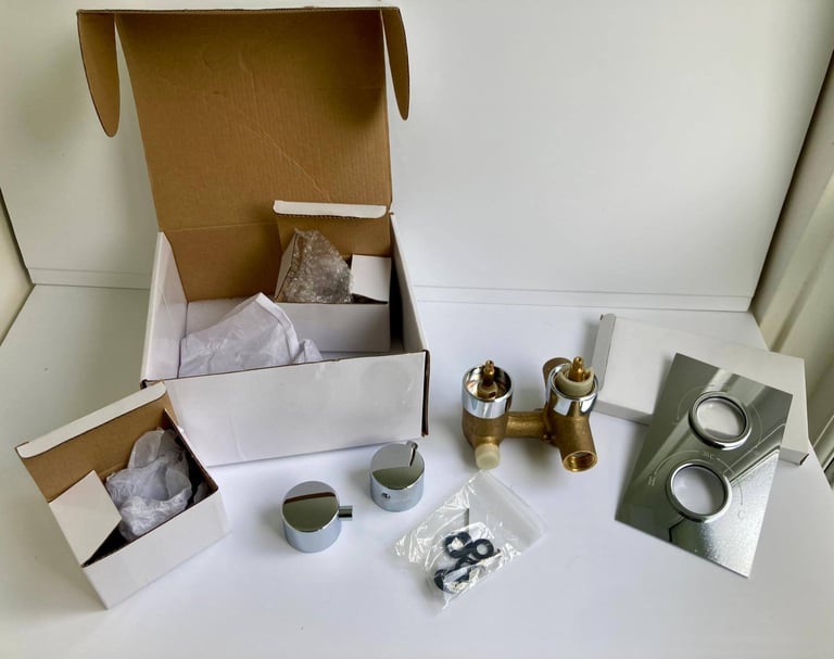 🚿 2-Dial 2-Way Thermostatic Mixer Valve – Brand New