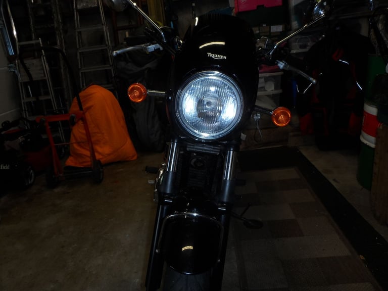 Triumph, BONNEVILLE, 2006, 865 (cc)