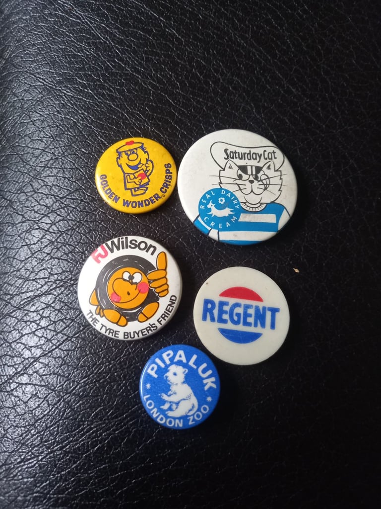 1950s 1960s 1970s tin badges wanted 