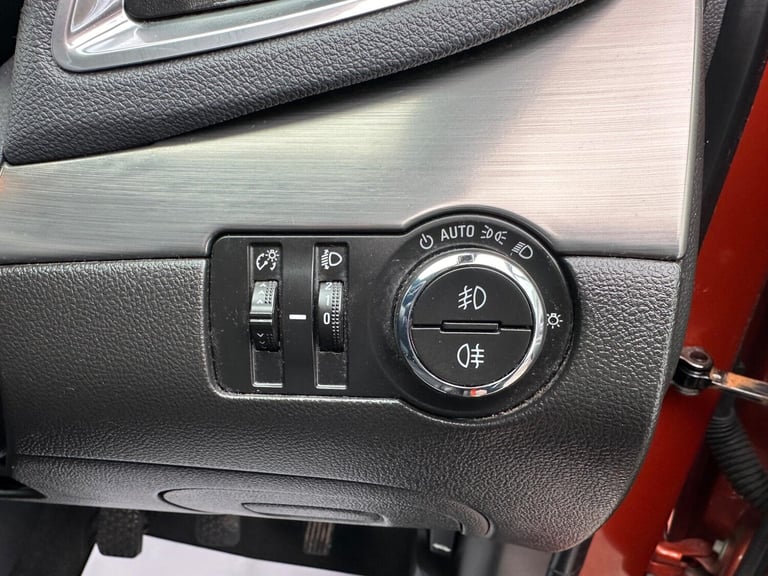2016 Vauxhall Mokka 1.6i SE 5dr HATCHBACK PETROL Manual