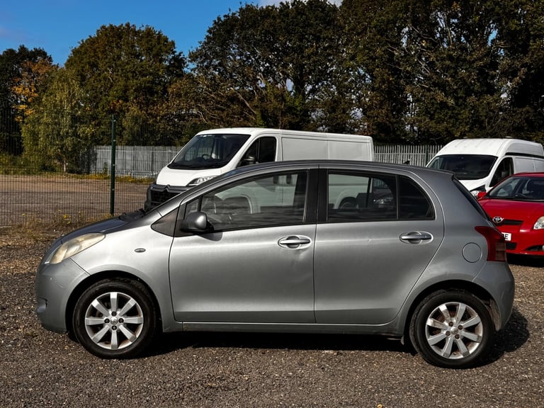  Toyota Yaris 1.3 VVT-i Zinc Hatchback 5dr Petrol Manual (141 g/km, 85 bhp) Petrol Manual