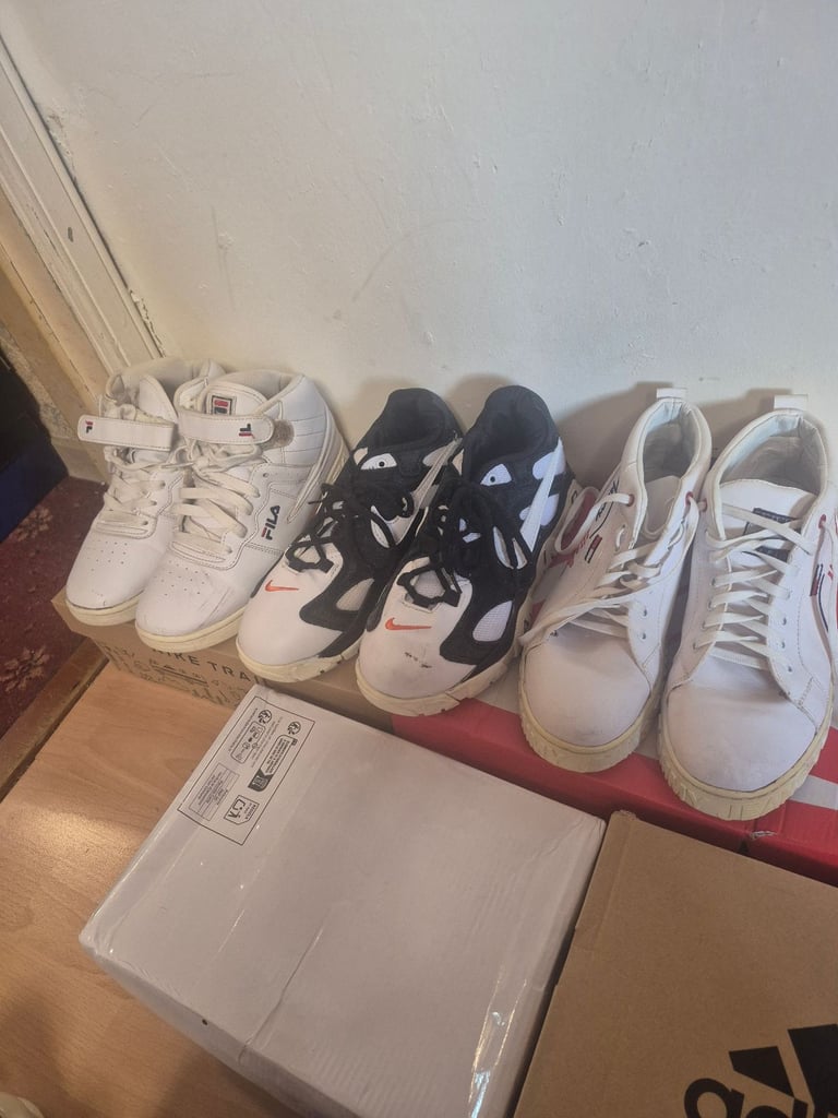 Boys and gril trainers size 5 and 6