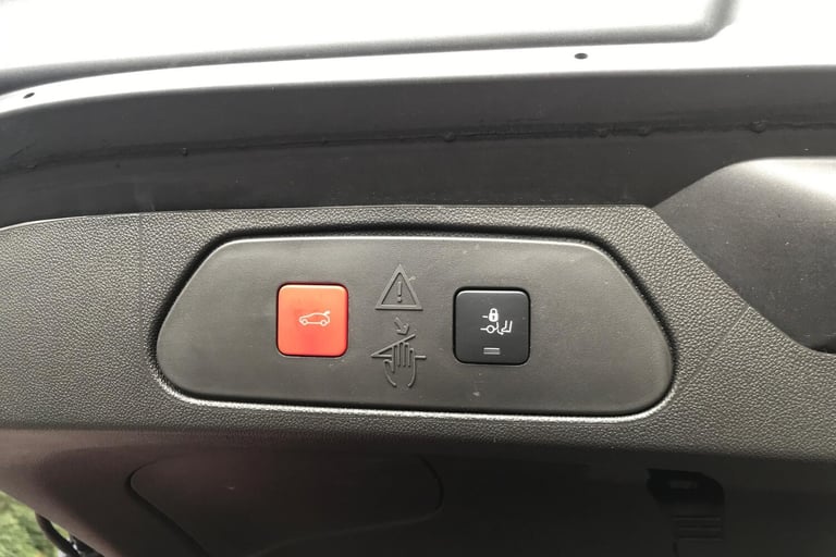  Vauxhall Grandland 1.2 Turbo Ultimate Suv 5dr Petrol Manual Euro 6 s/s 130 Ps