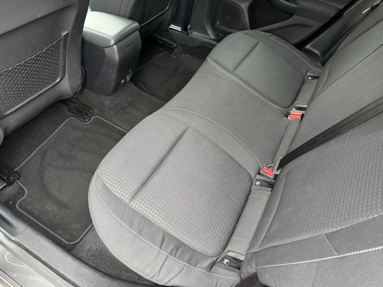 2018 Ford Focus 1.0T EcoBoost Zetec Euro 6 (s/s) 5dr HATCHBACK Petrol Manual