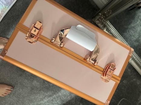 Brand new Beauty case on wheels 