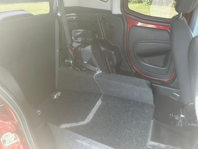 Fiat Qubo1.3 Lounge Semi-Auto Wheelchair Access WAV