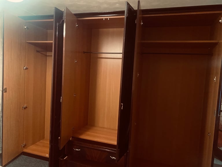 ITALIAN WARDROBE 