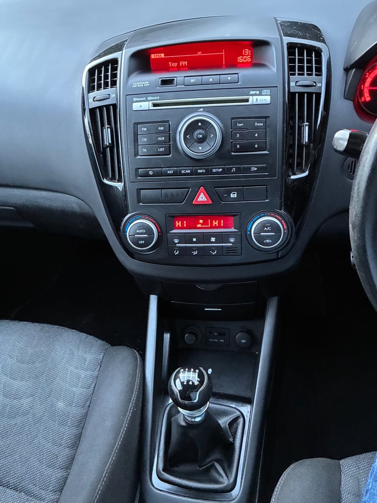 Kia, CEED, Hatchback, 2011, Manual, 1591 (cc), 5 doors