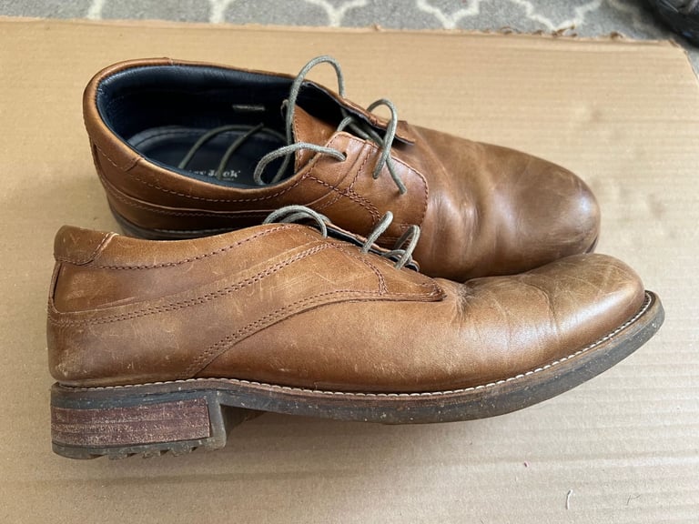 Mens casual Country Jacks leather shoes size 11  tan