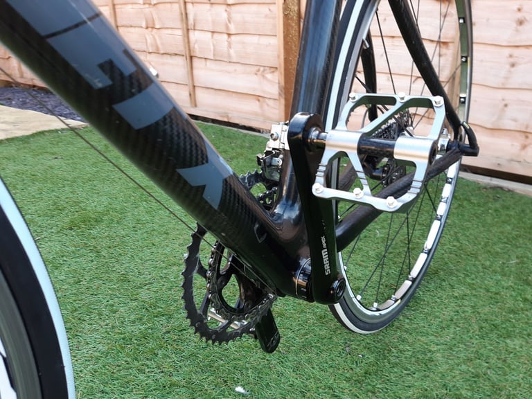 .Ladies Planet X Carbon Fibre Hybrid Road Bike.