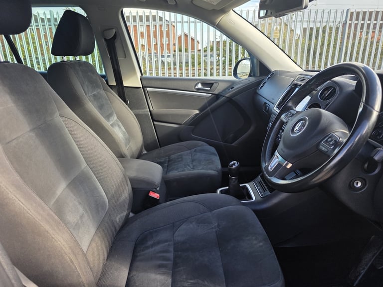 2014 Volkswagen Tiguan 2.0 TDi BlueMotion Tech Match 5dr 4MOTION 4WD ESTATE Diesel Manual