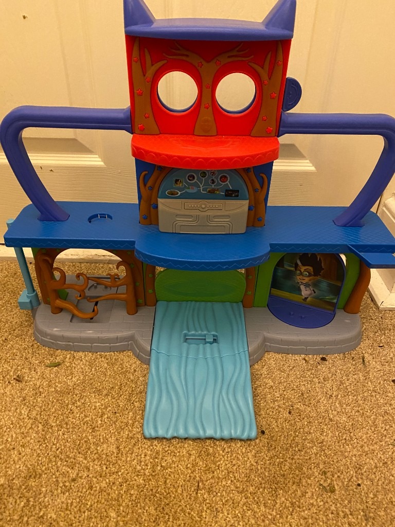 PJ Masks Mission Control Headquarters. Large with lots of moving parts