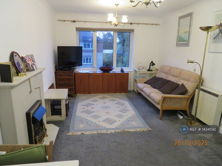 1 bedroom flat in Westminster Court, London, E11 (1 bed) (#1434592)