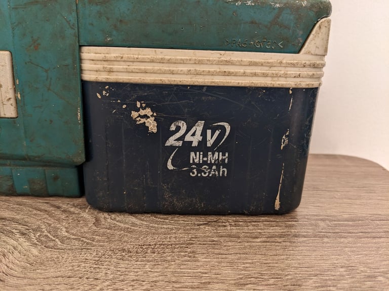 Makita Bhr200 24v Sds Rotary Hammer Drill