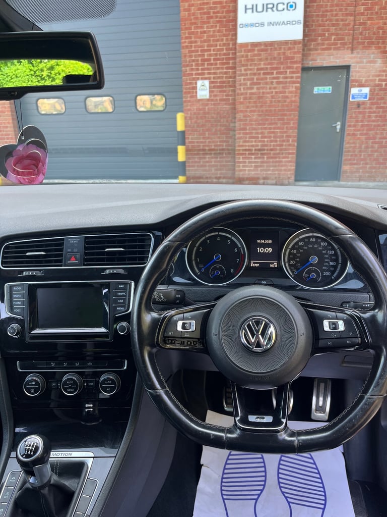 2014 Volkswagen GOLF R Hatchback 