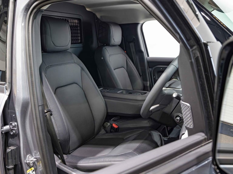  Land Rover Defender 110 3.0 D300 MHEV X-Dynamic HSE Hard Top SUV Auto 4WD MWB Euro 6 (s/s) 5dr D...