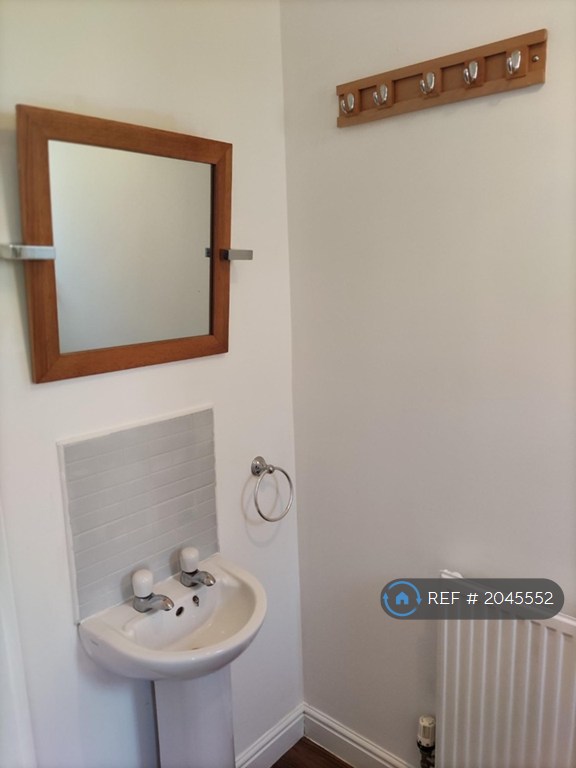 2 bedroom house in Brambling Close, Stowmarket, IP14 (2 bed) (#2045552)