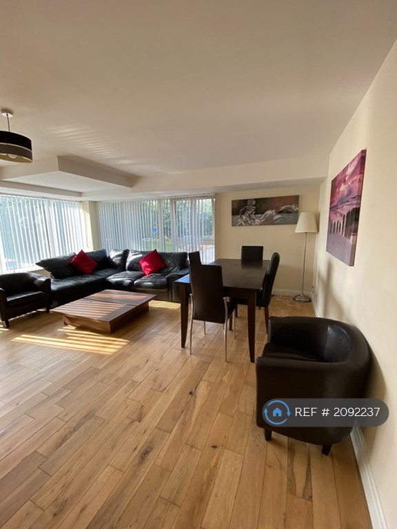 3 bedroom flat in Wallace Street, Glasgow, G5 (3 bed) (2092237) in