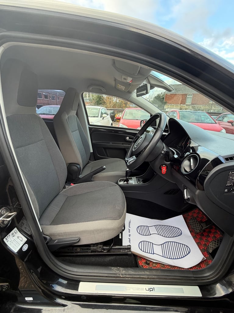 2015 Volkswagen CROSS UP! 1.0  hatchback  Petrol Automatic