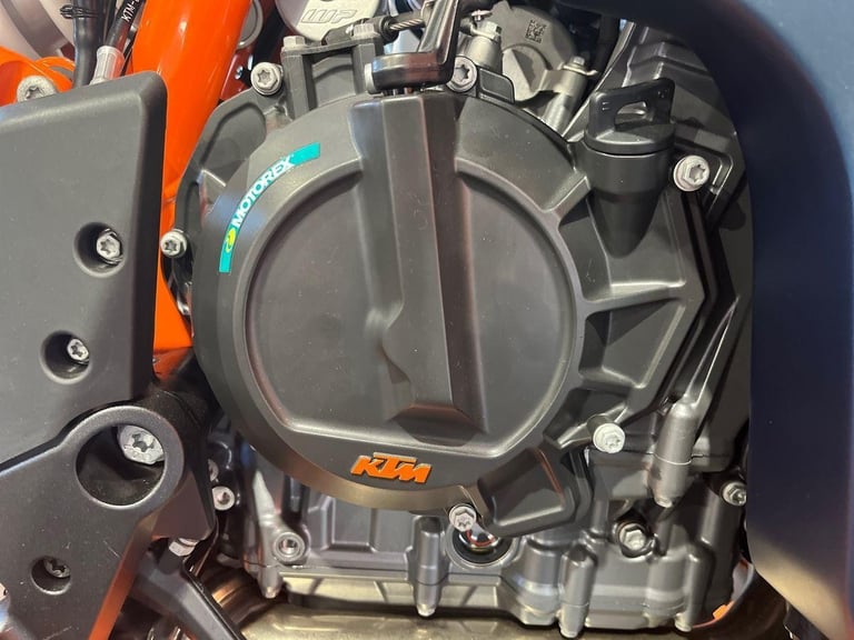 2025 KTM Street 890 ADVENTURE R orange 6 Speed
