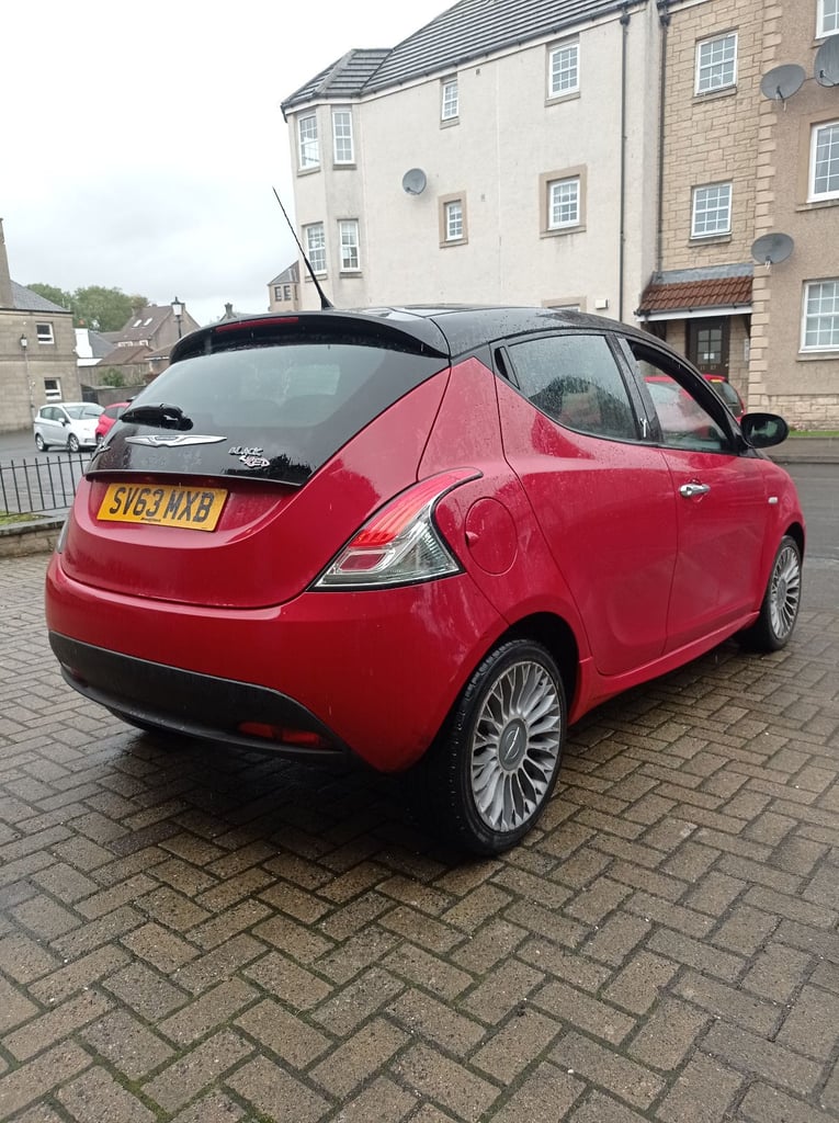 2014 Chrysler Ypsilon 