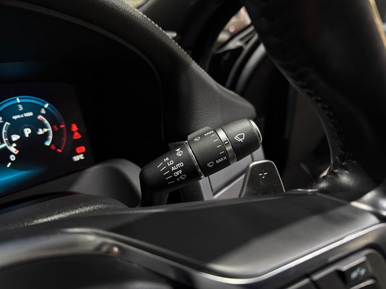 2017 Jaguar XF 2.0d R-Sport Saloon 4dr Diesel Auto AWD Euro 6 (s/s) (240 ps)