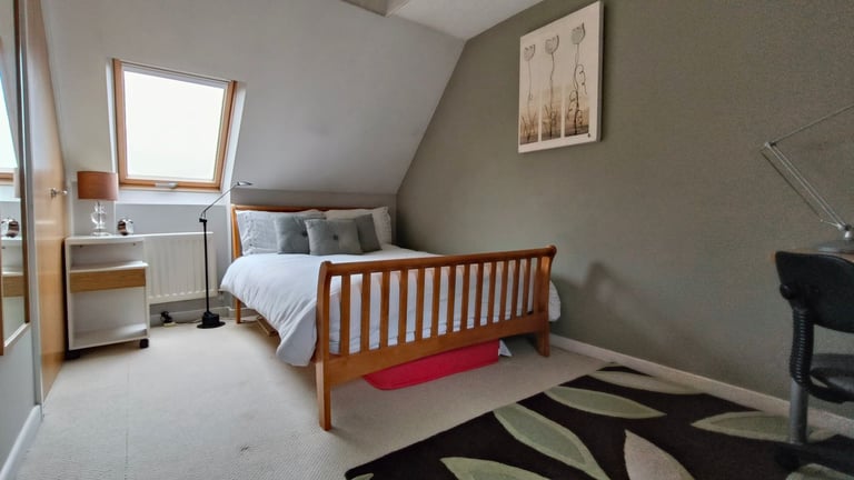 Excellent double room in Newbury Park,  Fully Furnished.