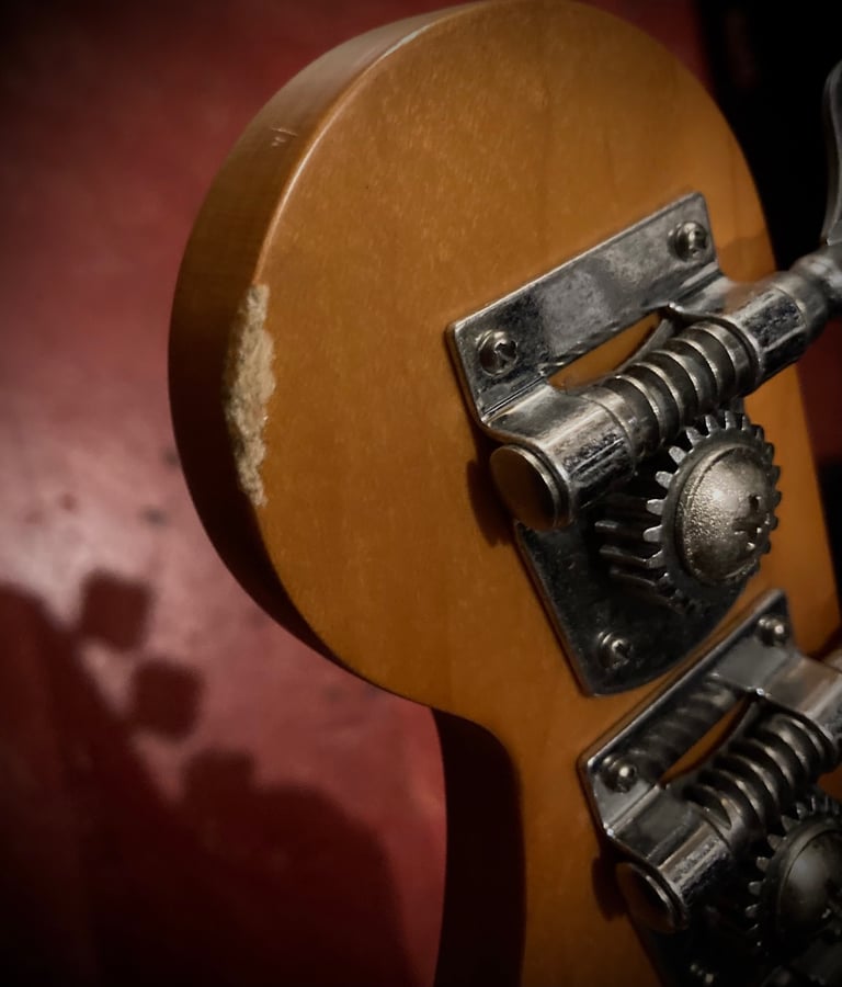 * Squier 40th Anniversary Classic Vibe Jazz Bass Guitar Seafoam Green Fender Designed Pickups