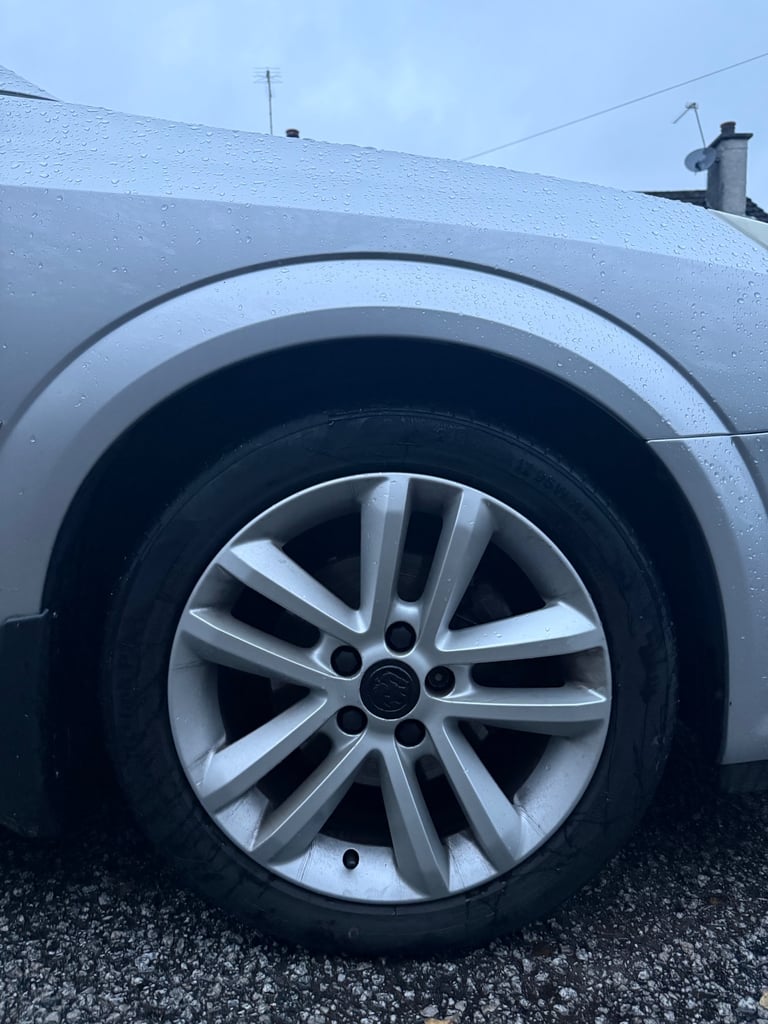 Vauxhall, VECTRA, Hatchback, 2005, Manual, 1910 (cc), 5 doors