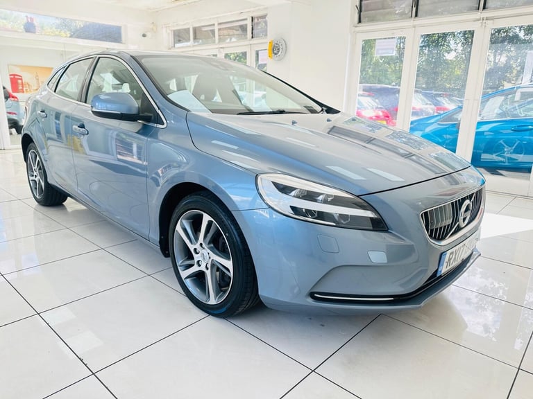 image for 2017 Volvo V40 2.0 D3 Inscription Euro 6 (s/s) 5dr HATCHBACK Diesel Manual