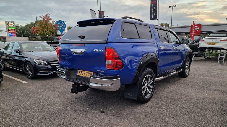 2017 Toyota Hilux 2.4 D-4D Invincible Auto 4WD Euro 6 4dr (TSS, 3.5t) PICK UP Diesel Automatic