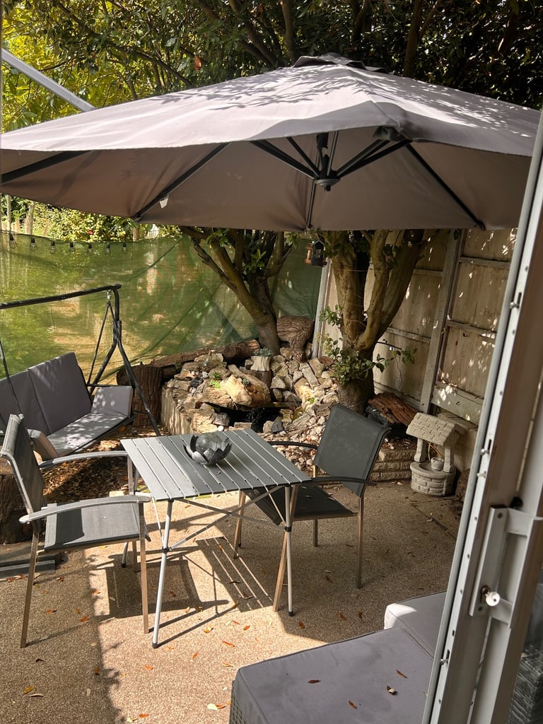 Self contained garden flat studio apartment Epsom / Ewell, Bills included, Weekly stays available 