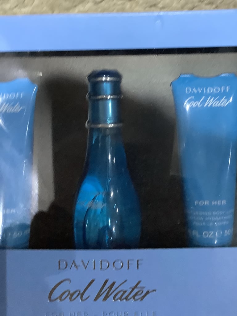 PERFUME AND SKINCARE CLARINS ELEMIS ESTÉE LAUDER RALPH LAUREN DKNY ORDINARY 