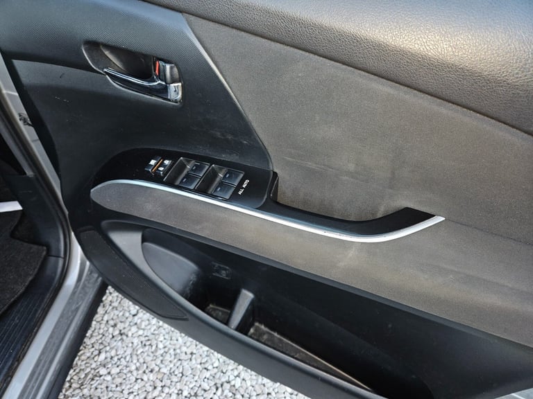 TOYOTA ESTIMA AERAS 2.4 AUTO HYBRID 7 SEATER M.P.V...FRESH IMPORT 71001 MILES