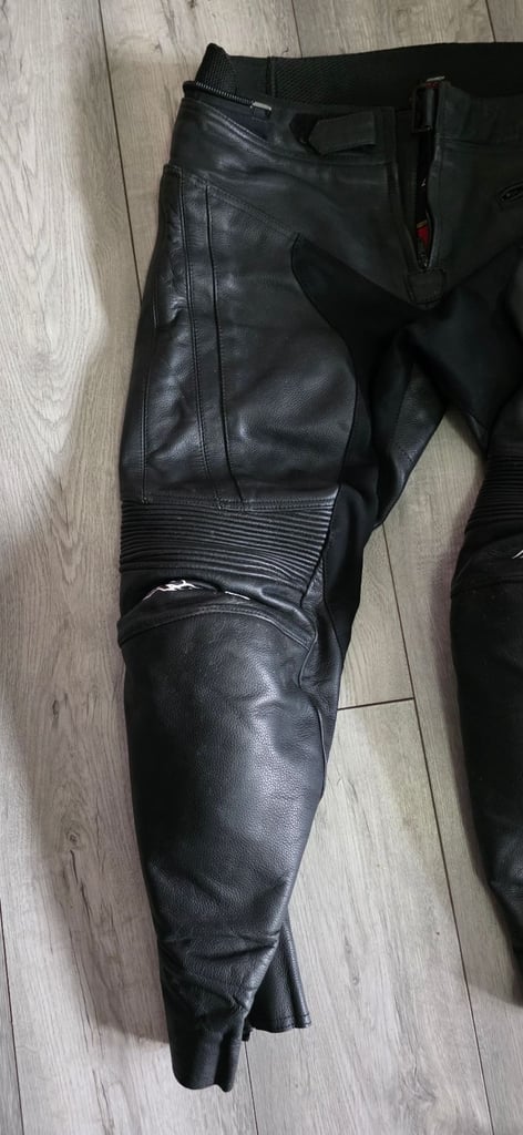 RST MOTORBIKE LEATHER TROUSERS 