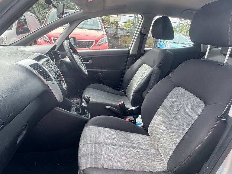 2011 Kia Venga 1.4 CRDi EcoDynamics 2 5dr HATCHBACK Diesel Manual - Image 16