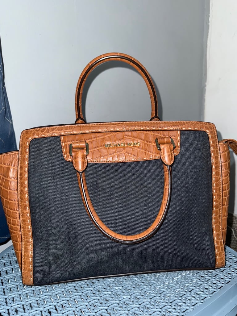 image for Michael Kors ladies handbag used but mint condition 