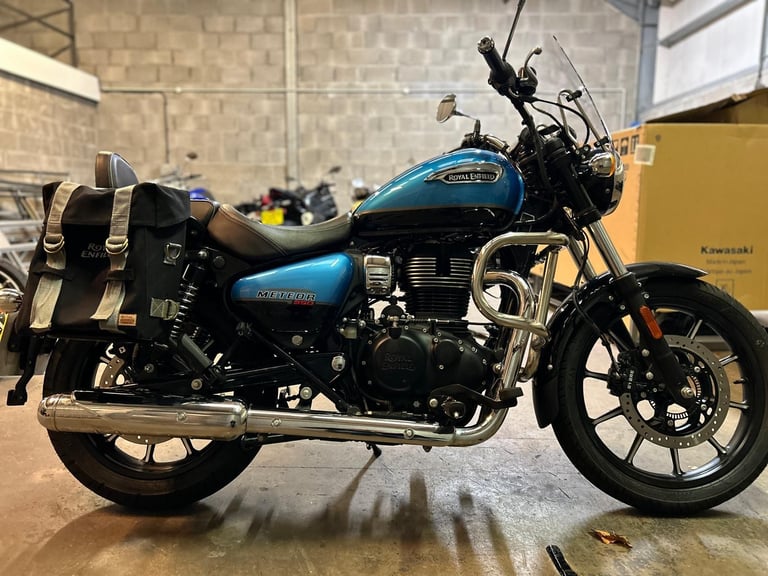 2024 Royal Enfield Motorcycle Meteor 350 E5 Supernova Blue