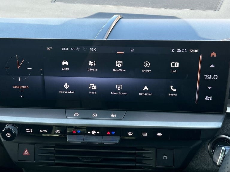  Vauxhall Grandland Electric 73kwh Ultimate Suv 5dr Electric Auto 213 Ps