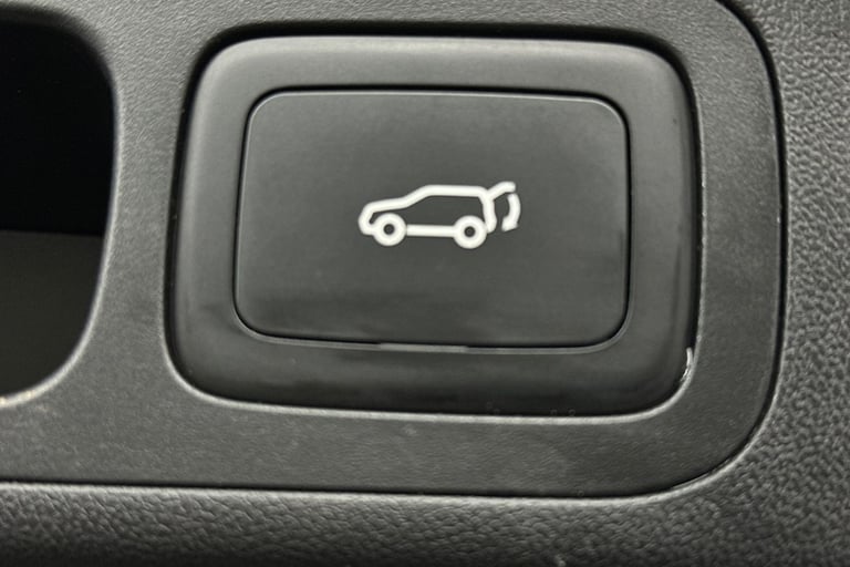 2025 MG MG HS 106287 Hatchback Petrol Automatic