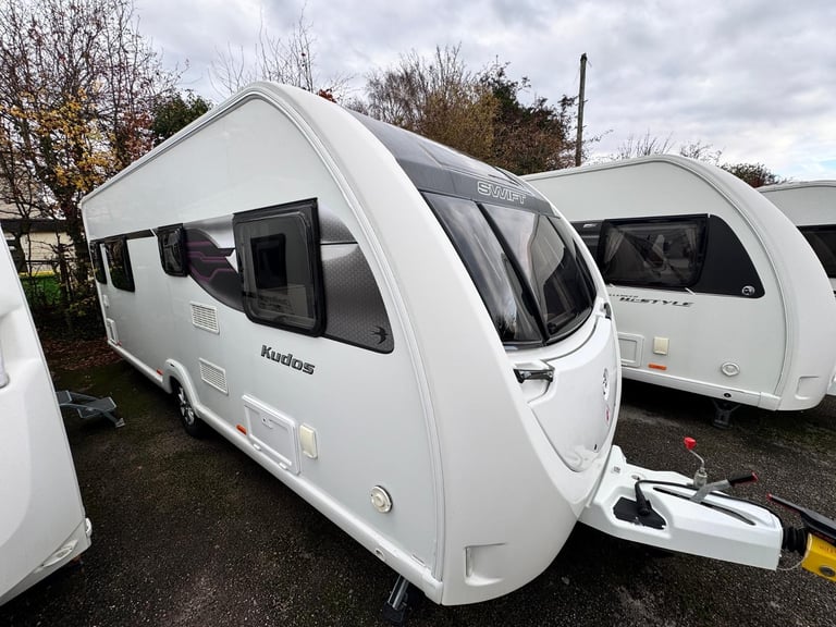 SWIFT KUDOS 530 SB 2018 MODEL 4 BERTH FIXED ISLAND BED TOURING CARAVAN
